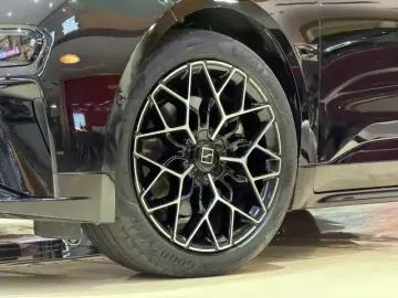 2024 Zeekr 001 с пробегом 37 000 км