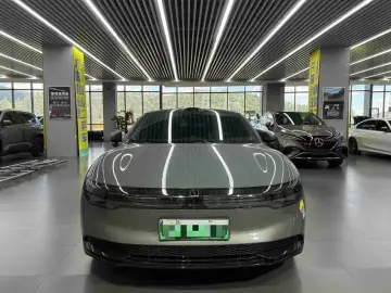 2025 Zeekr 007 с пробегом 41 000 км