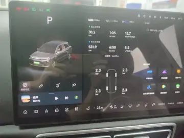 2025 Li Auto (Lixiang) L6 с пробегом 16 000 км