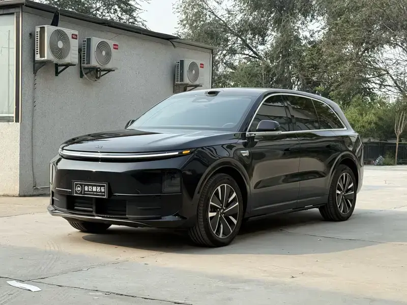 2025 Li Auto (Lixiang) L6 с пробегом 23 000 км