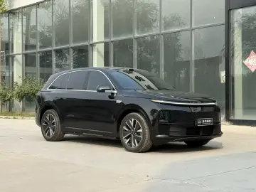2025 Li Auto (Lixiang) L6 с пробегом 23 000 км