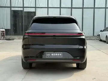 2025 Li Auto (Lixiang) L6 с пробегом 23 000 км