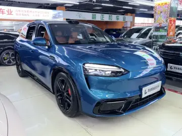 2026 Aito M6 с пробегом 2 000 км