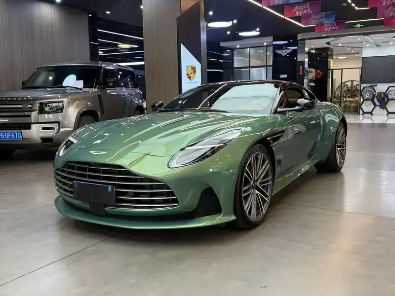2024 Aston Martin DB12 с пробегом 9 000 км