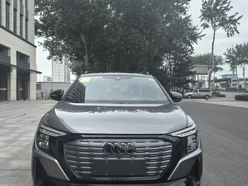2023 Audi Q5 e-tron с пробегом 100 км
