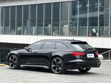 2024 Audi RS 6 с пробегом 1 900 км