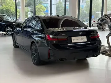 2025 BMW 3 серии с пробегом 15 000 км