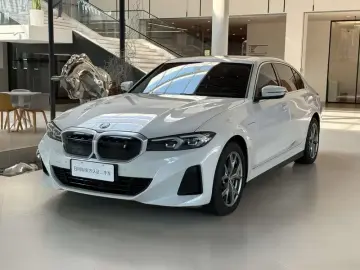 2023 BMW i3 с пробегом 20 000 км