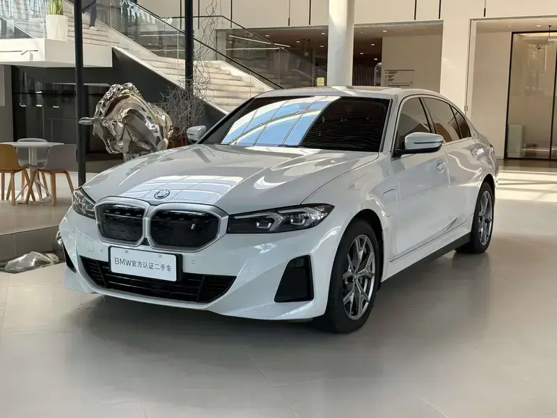 2023 BMW i3 с пробегом 20 000 км