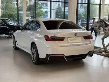2023 BMW i3 с пробегом 20 000 км