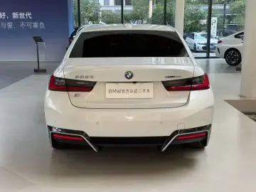 2023 BMW i3 с пробегом 20 000 км
