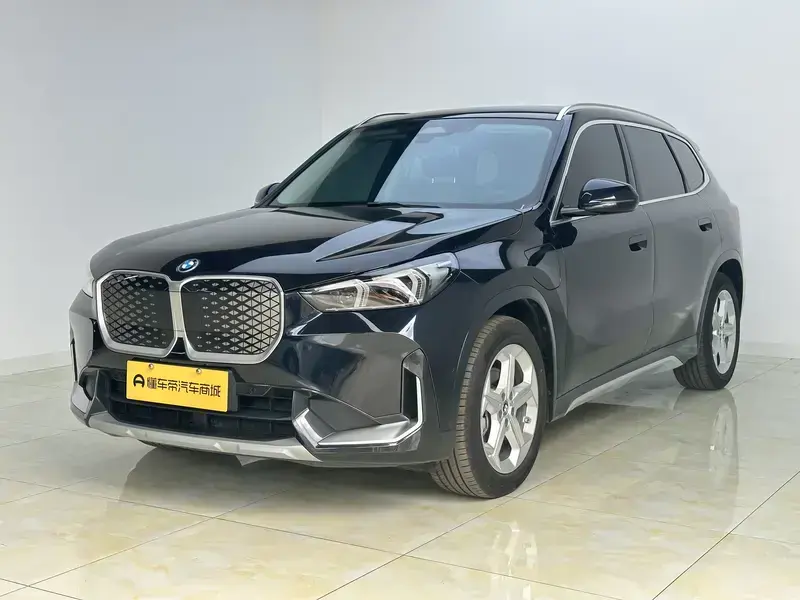 2024 BMW iX1 с пробегом 8 600 км