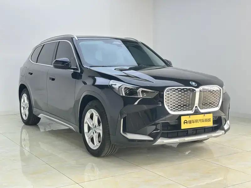 2024 BMW iX1 с пробегом 8 600 км