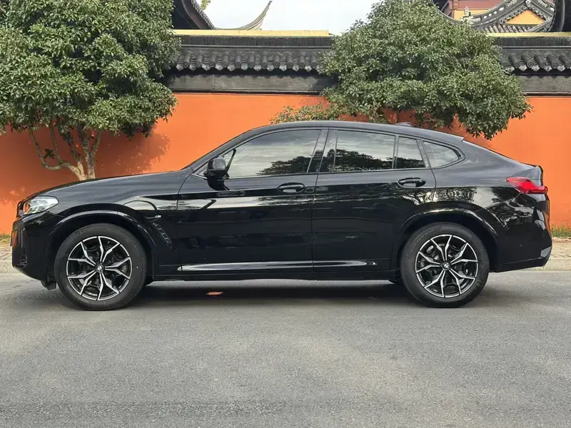 2022 BMW X4 с пробегом 105 000 км