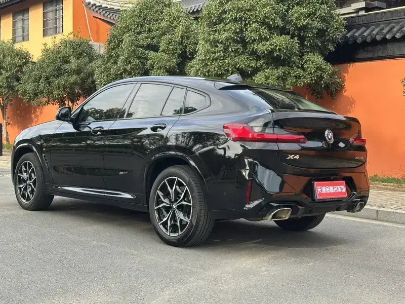 2022 BMW X4 с пробегом 105 000 км