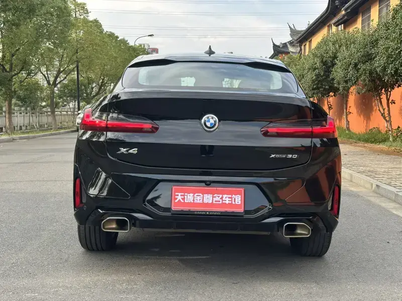 2022 BMW X4 с пробегом 105 000 км