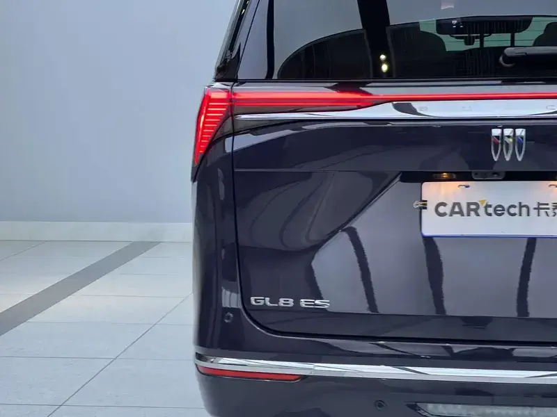 2025 Buick GL8 с пробегом 10 800 км