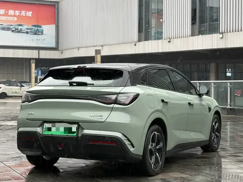 2025 BYD Seal 06 GT с пробегом 33 000 км