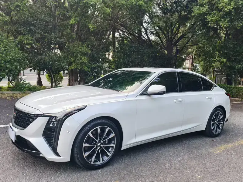 2025 Cadillac CT5 с пробегом 24 000 км