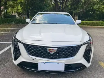 2025 Cadillac CT5 с пробегом 24 000 км