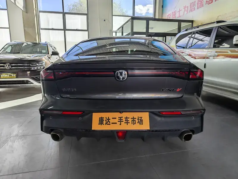 2023 Changan UNI-V с пробегом 55 000 км