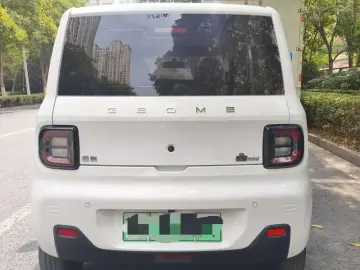 2023 Geely Panda с пробегом 12 000 км