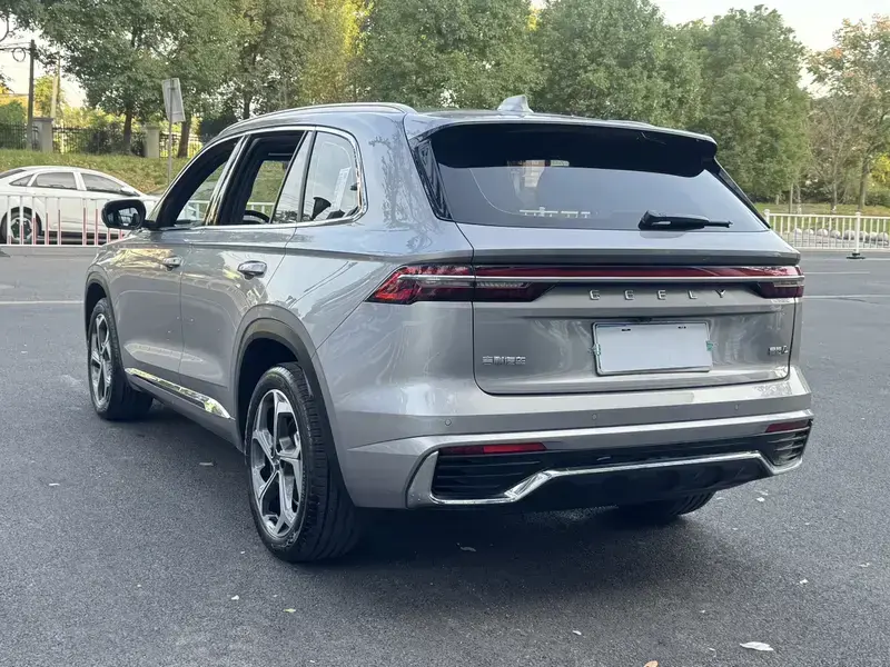 2024 Geely Monjaro с пробегом 7 000 км