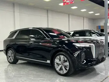 2022 Hongqi E-HS9 с пробегом 20 000 км