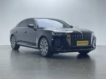 2025 Hongqi H9 с пробегом 9 700 км