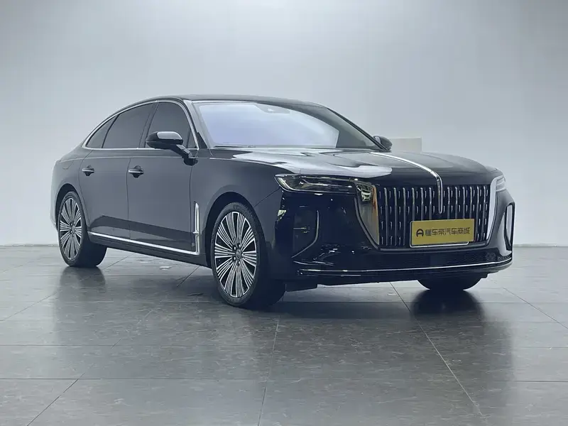 2025 Hongqi H9 с пробегом 9 700 км