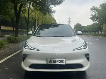 2025 IM Motors (Zhiji) LS6 с пробегом 39 000 км