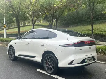 2025 IM Motors (Zhiji) LS6 с пробегом 39 000 км