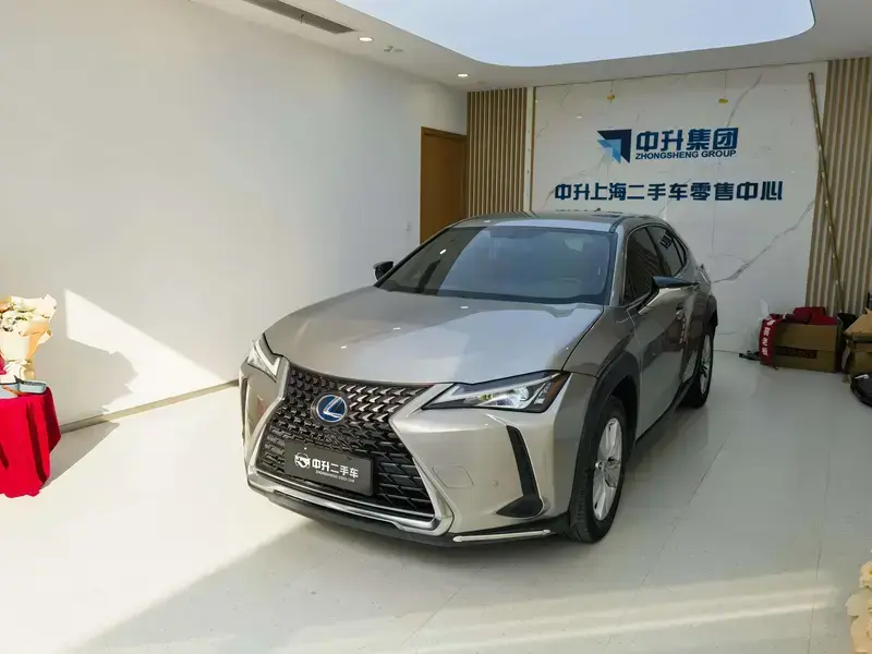 2020 Lexus UX с пробегом 87 000 км