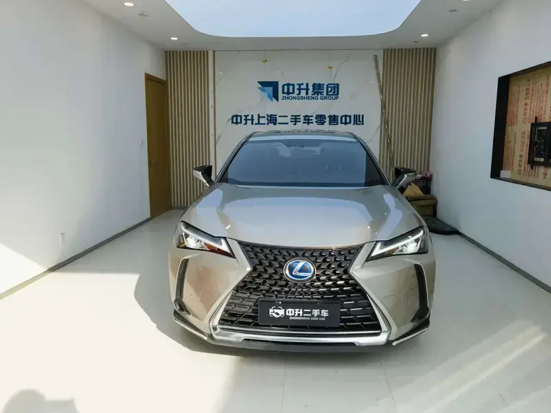 2020 Lexus UX с пробегом 87 000 км