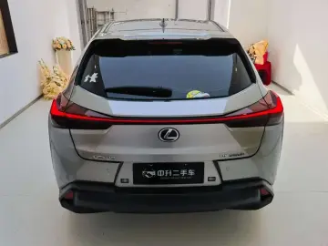 2020 Lexus UX с пробегом 87 000 км