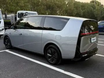 2024 Li Auto (Lixiang) Mega с пробегом 24 000 км