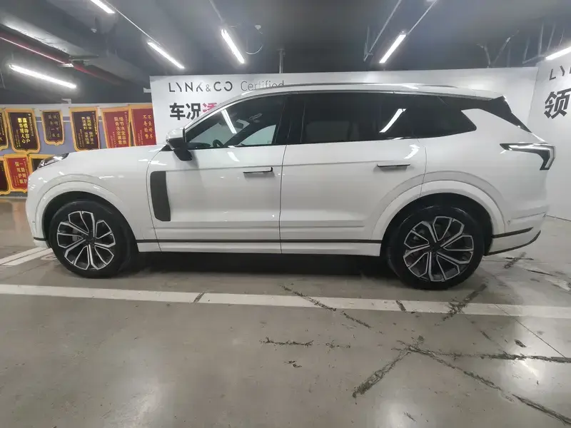 2024 Lynk & Co 09 с пробегом 20 700 км