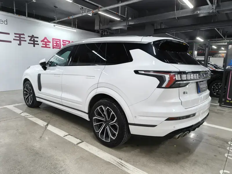 2024 Lynk & Co 09 с пробегом 20 700 км