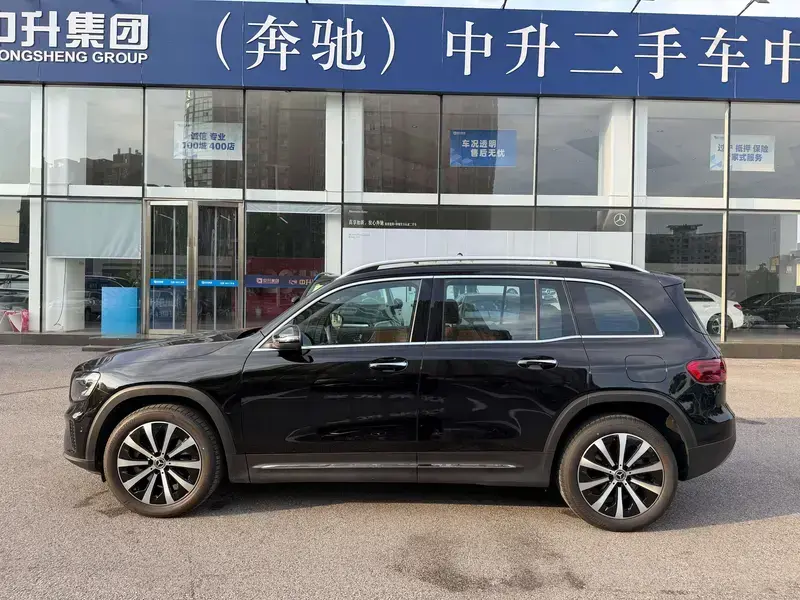 2025 Mercedes-Benz GLB с пробегом 12 000 км