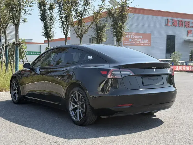 2023 Tesla Model 3 с пробегом 89 000 км