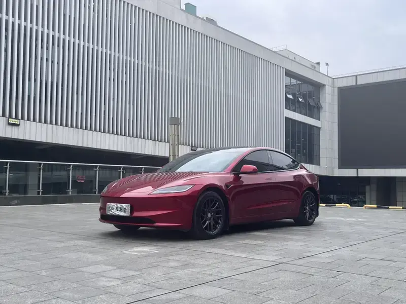 2023 Tesla Model 3 с пробегом 66 000 км