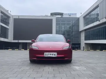 2023 Tesla Model 3 с пробегом 66 000 км
