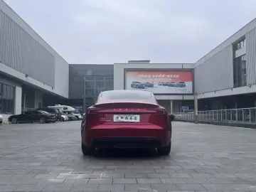 2023 Tesla Model 3 с пробегом 66 000 км