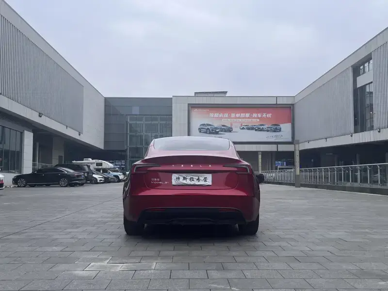 2023 Tesla Model 3 с пробегом 66 000 км