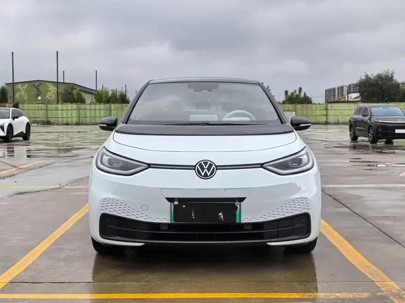 2022 Volkswagen ID.3 с пробегом 62 000 км