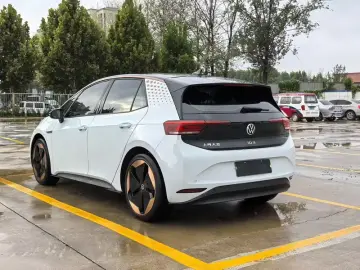 2022 Volkswagen ID.3 с пробегом 62 000 км