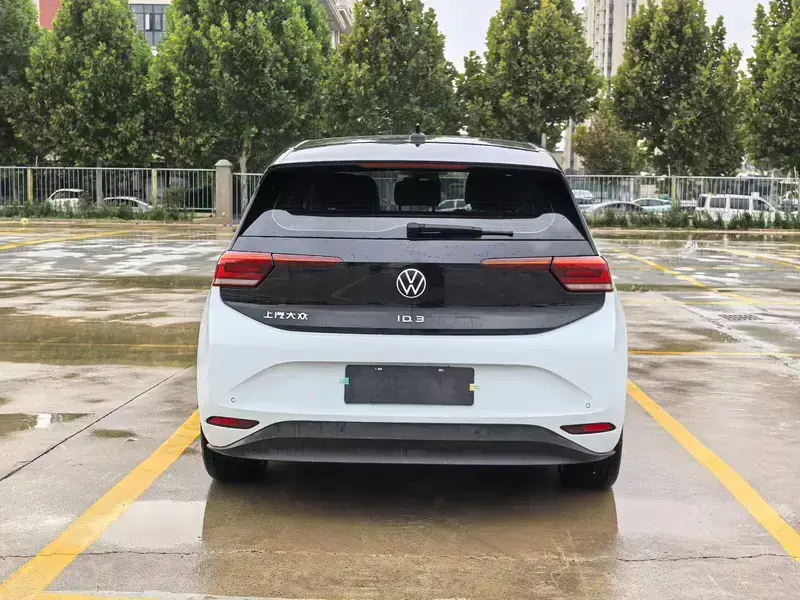 2022 Volkswagen ID.3 с пробегом 62 000 км
