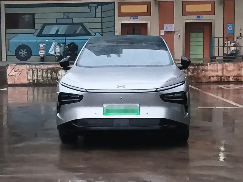 2025 Xpeng G7 с пробегом 33 000 км