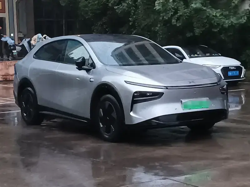2025 Xpeng G7 с пробегом 33 000 км