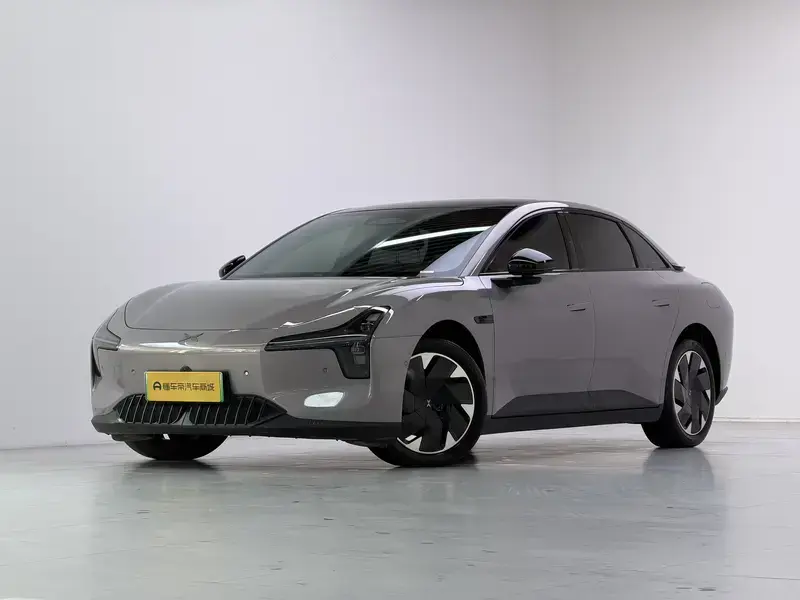 2025 Xpeng Mona M03 с пробегом 15 400 км